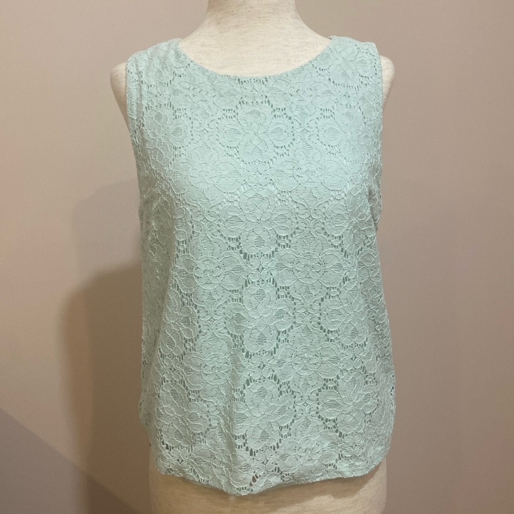 Forever 21 Laced Sleeveless Top